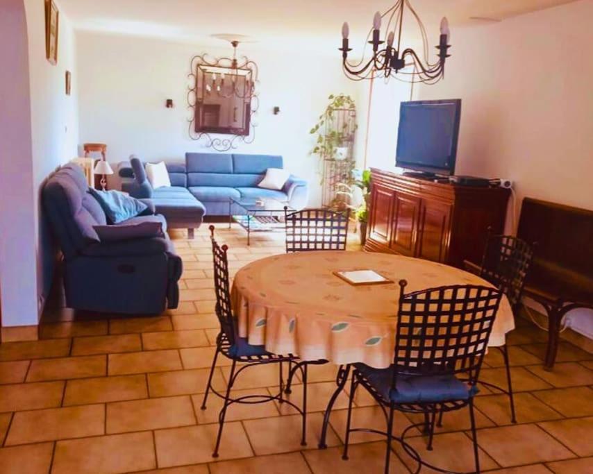 Coulouvray-Boisbenâtre Maison En Pierre Au Milieu Du Bocage מראה חיצוני תמונה